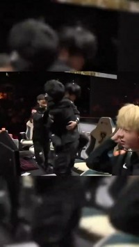 赛后庆祝天花板！Doinb个人推特更新视频：对待电竞永远激情