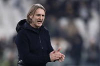 本赛季带队保级成功，官方：卡利亚里主帅尼科拉离任